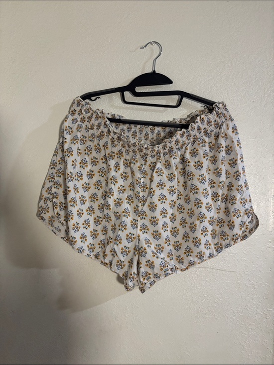Old Navy Pants - Old Navy White Floral Elastic-Waist Casual Shorts
